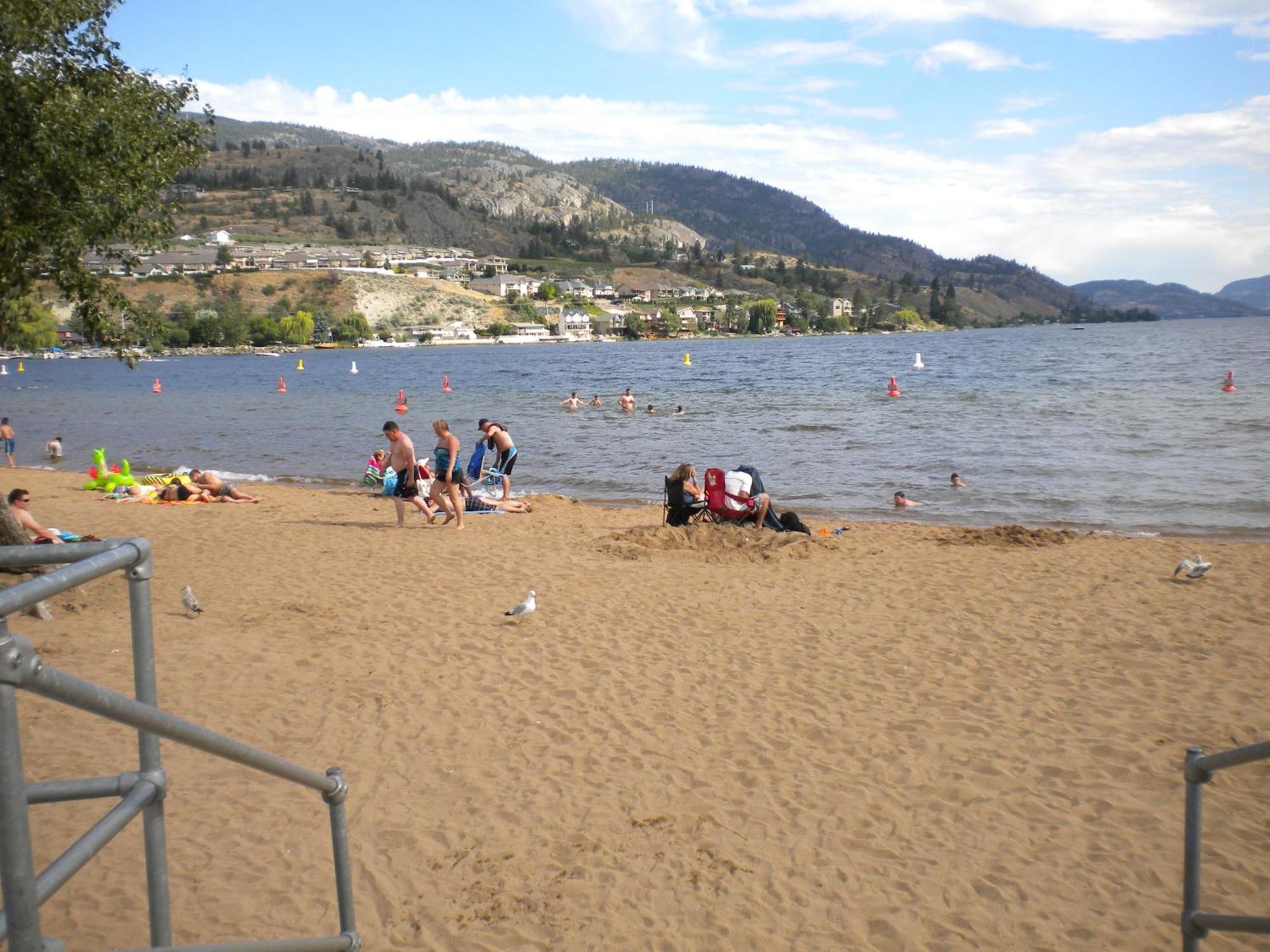 Holiday House Motel Penticton Exterior foto